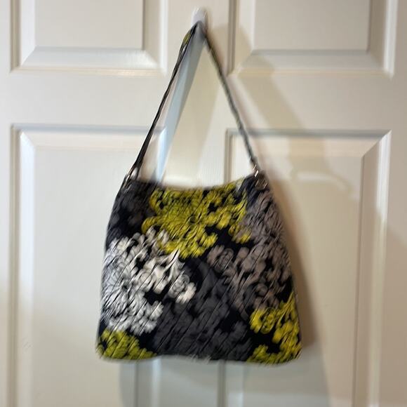 Vera Bradley tote in Baroque Pattern  Preowned - Picture 7 of 8